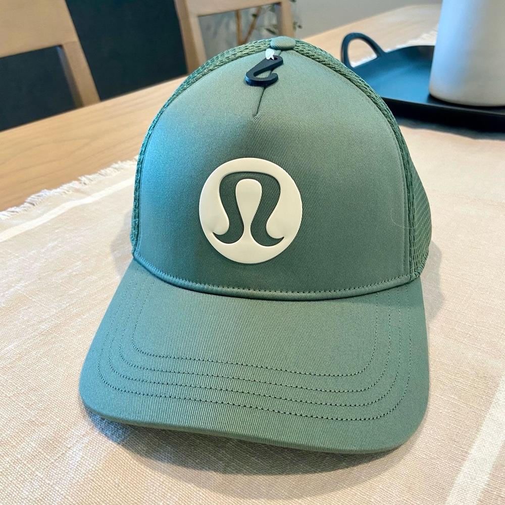 Lululemon Trucker Hat L/XL
